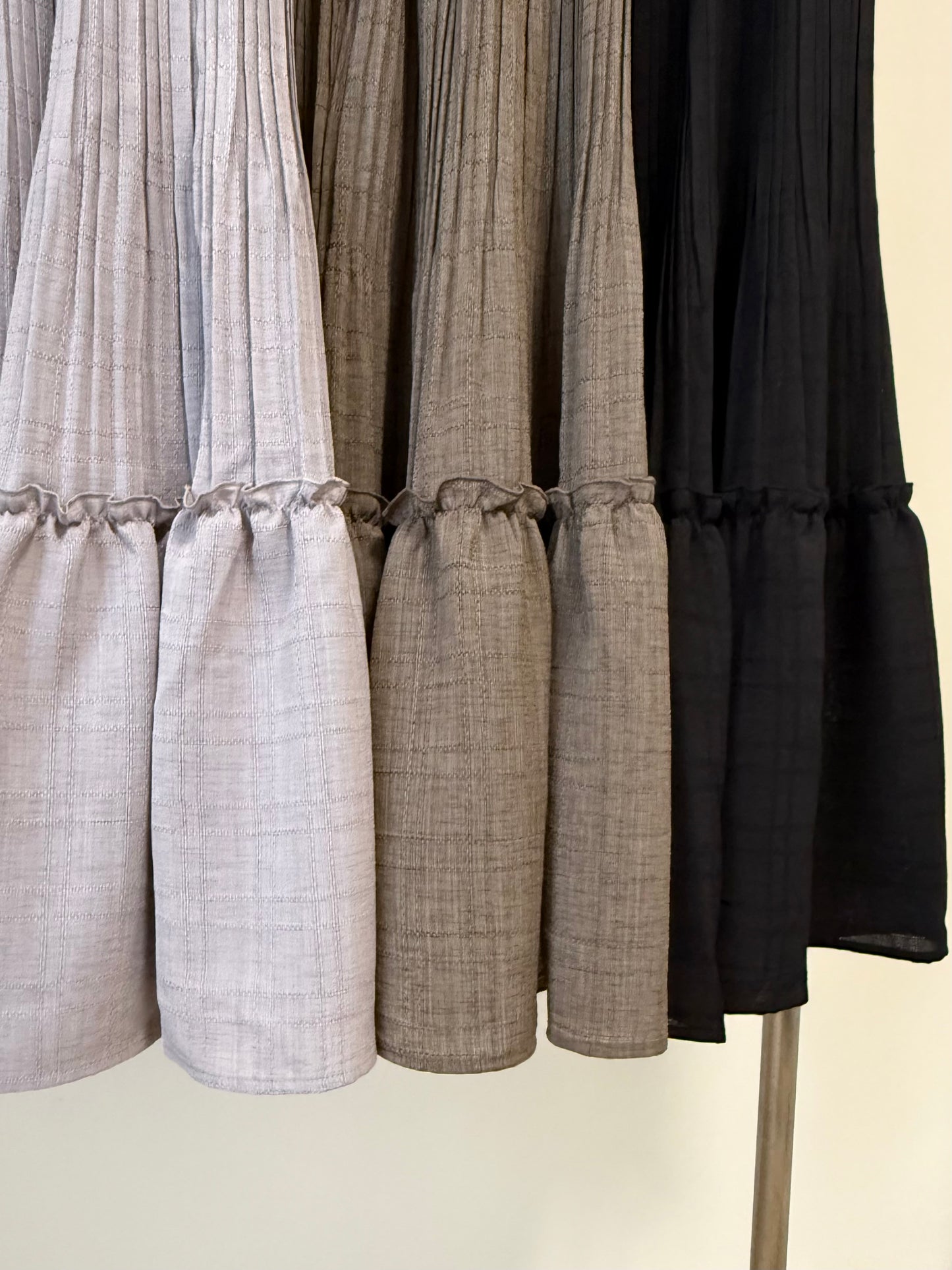 重工壓折暗格半裙 | E21960