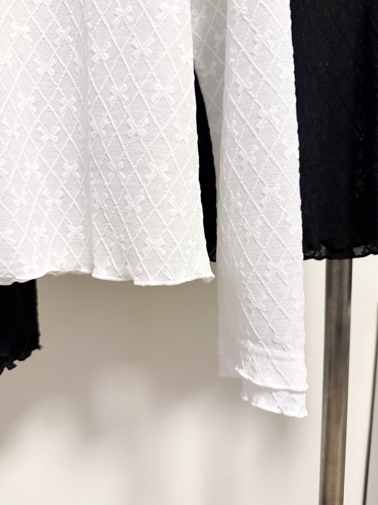 網格蝴蝶捲邊TOP | E21971