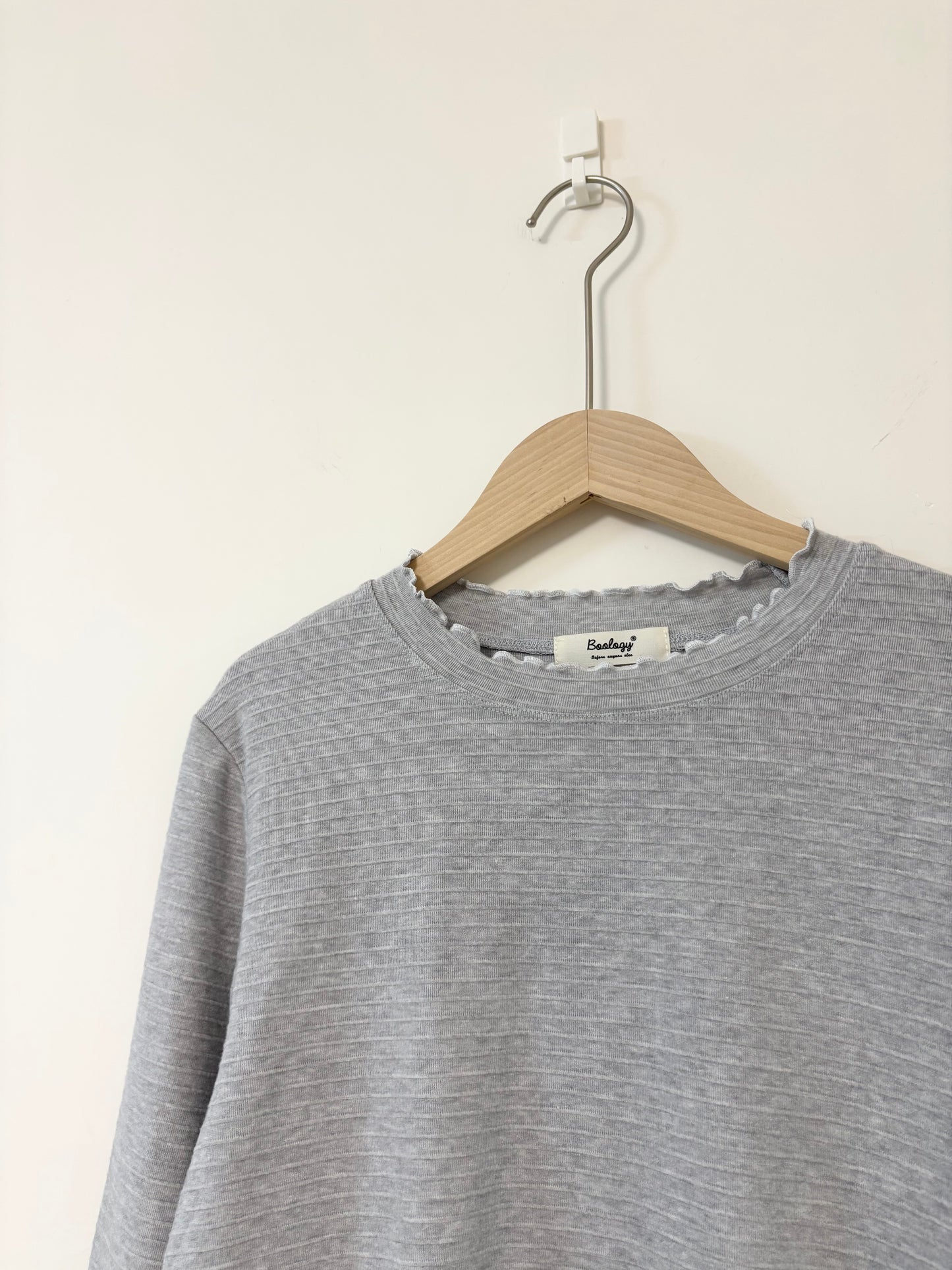 RUFFLE暗橫紋TEE | B8241
