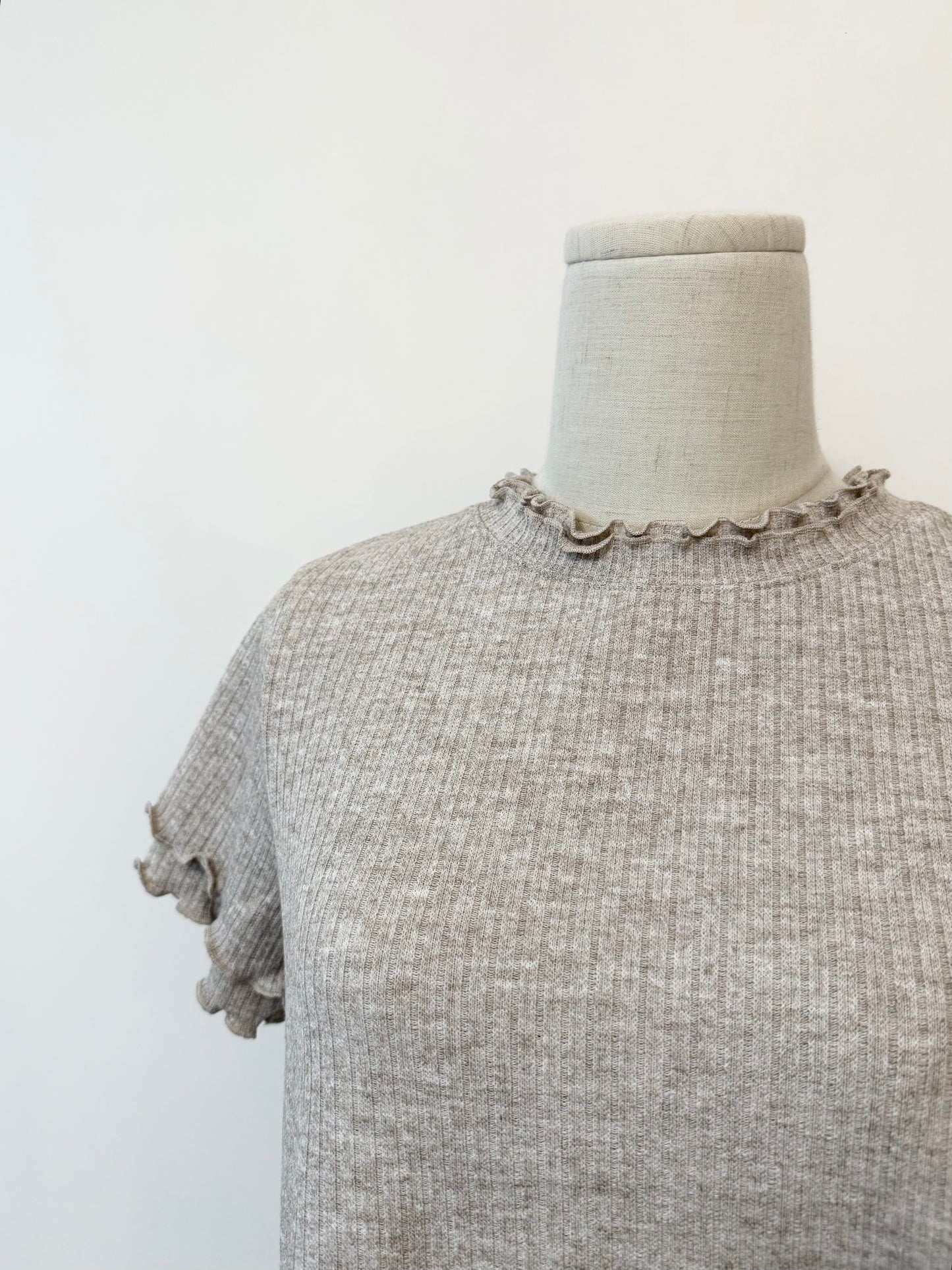 DOUBLE RUFFLE TEE | B8326 | 三色