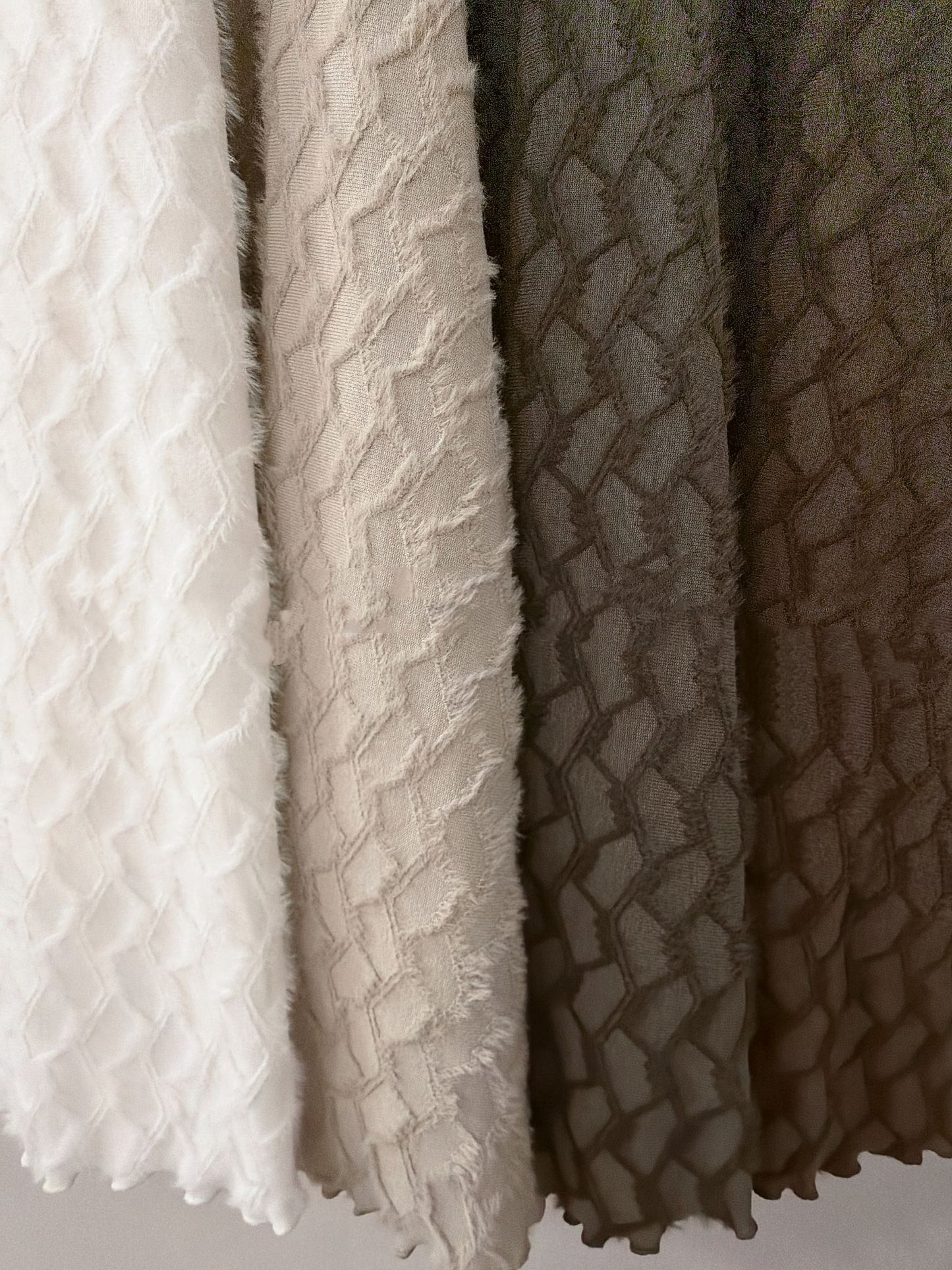 不規則毛毛半裙 | E22097