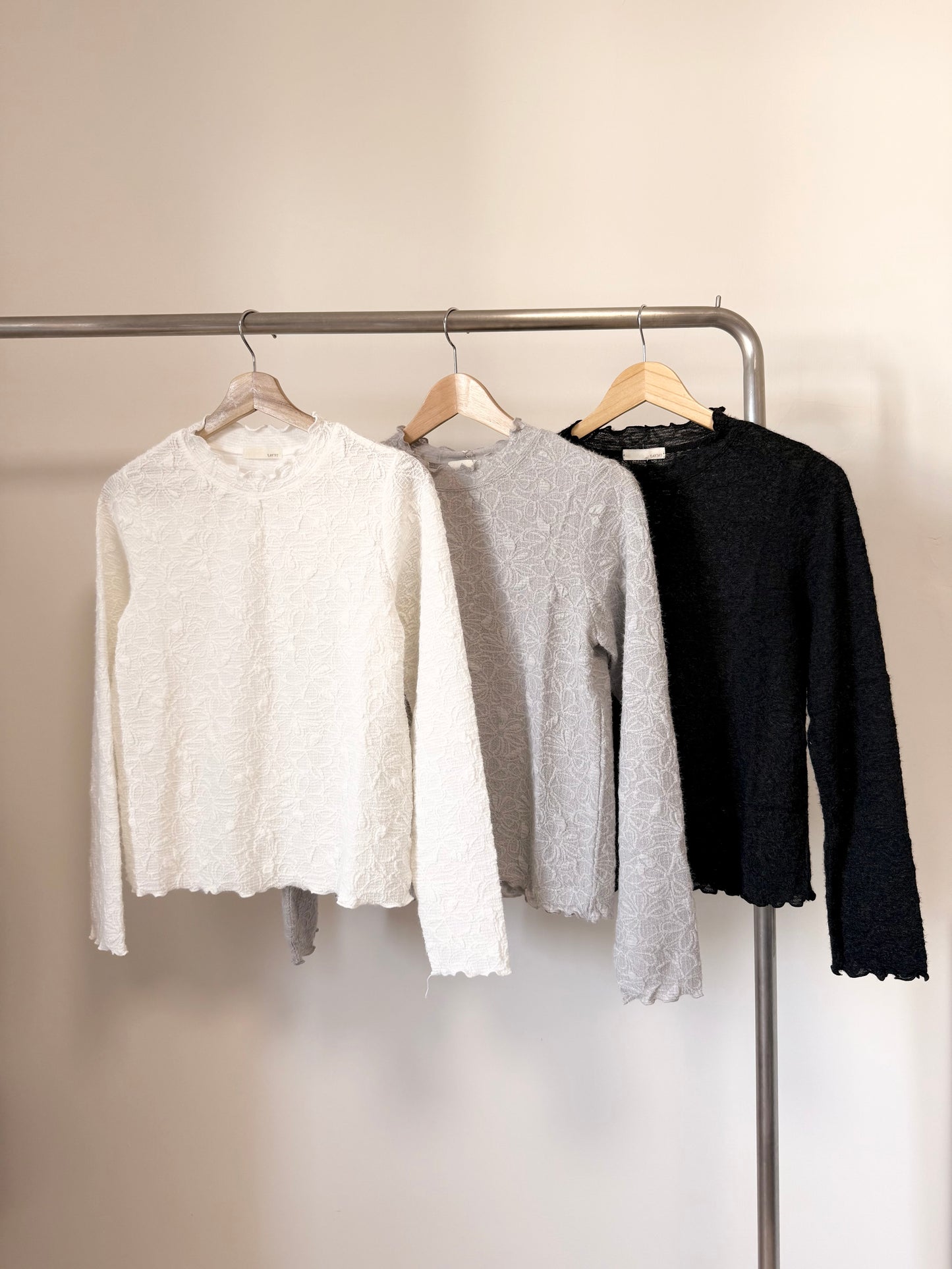 軟糯暗花羽毛TOP | E22072