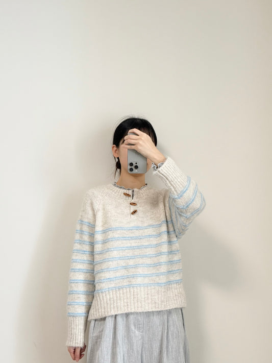 燕麥牛角扣毛衣