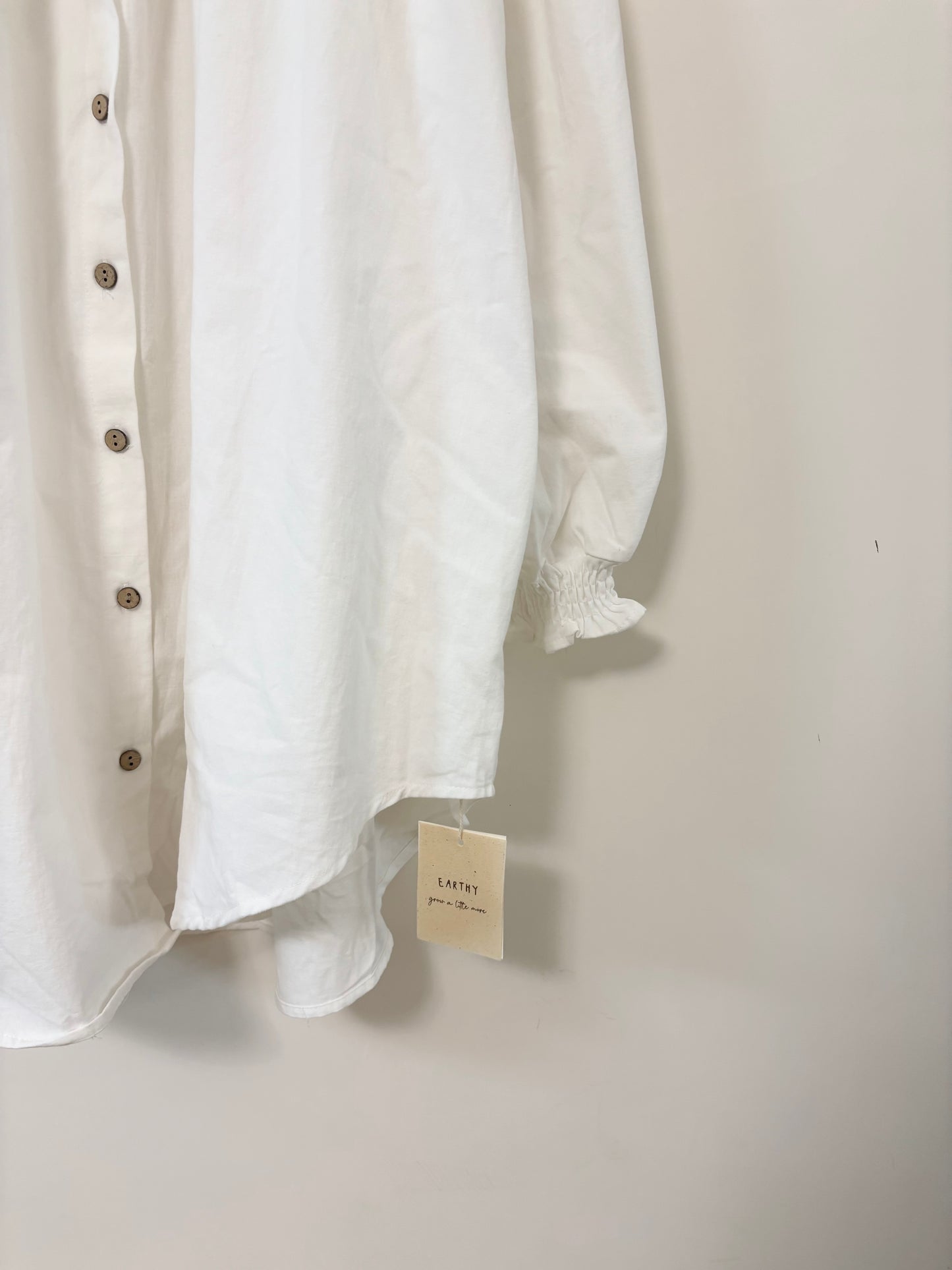 [SALE] 束袖木扣長襯衫 | E21384 [二色入]