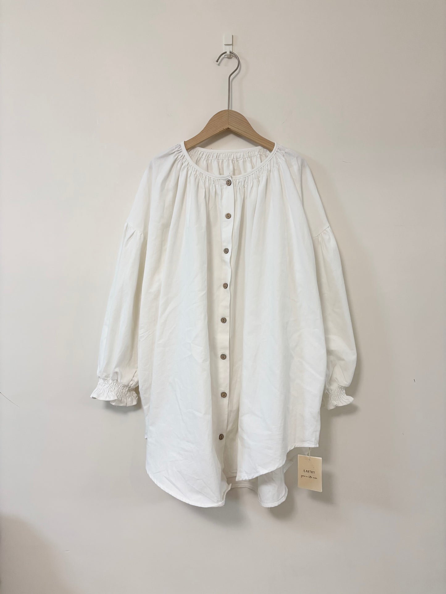 [SALE] 束袖木扣長襯衫 | E21384 [二色入]