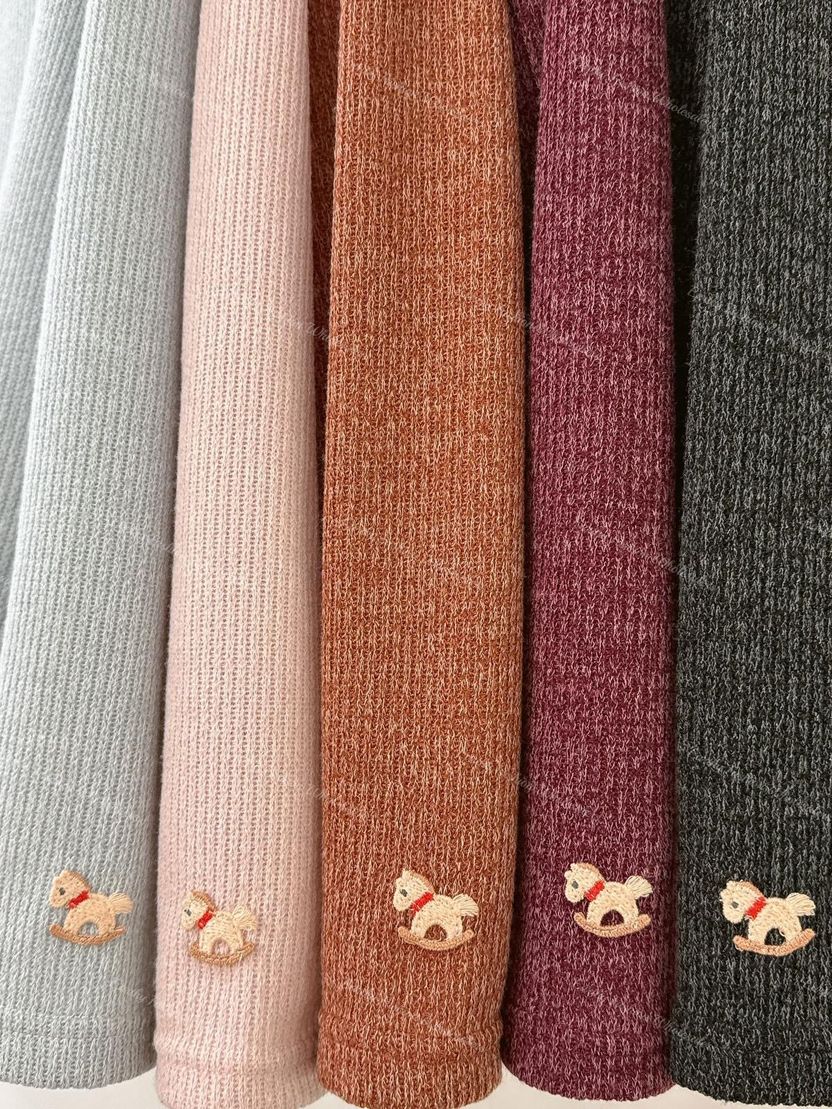 [SALE] 星星木馬刺繡TEE | E21367